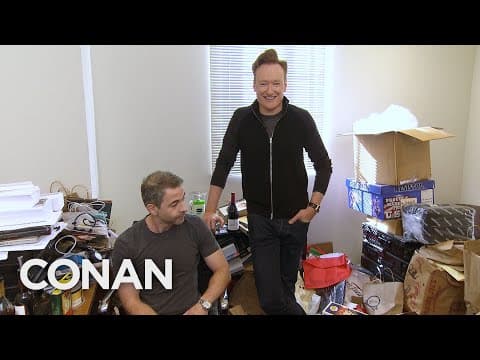 Conan zmenšuje Jordanovu kancelář