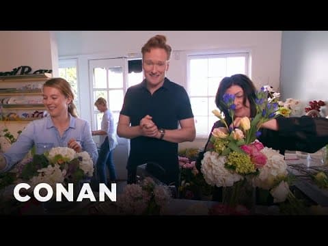 Conan rozváží valentýnské květiny