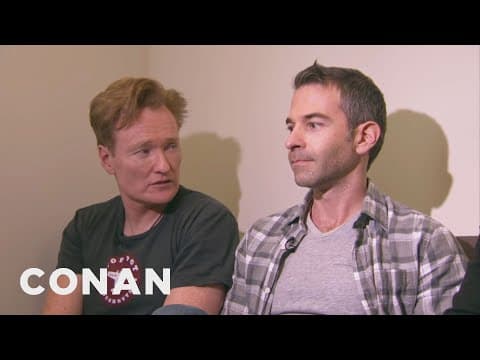 Conan uklízí kancelář Jordana Schlanskyho