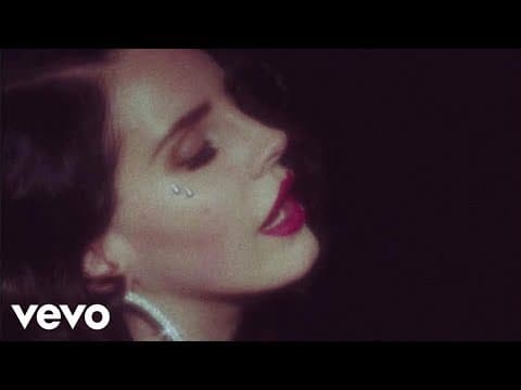 Lana Del Rey – Young and Beautiful