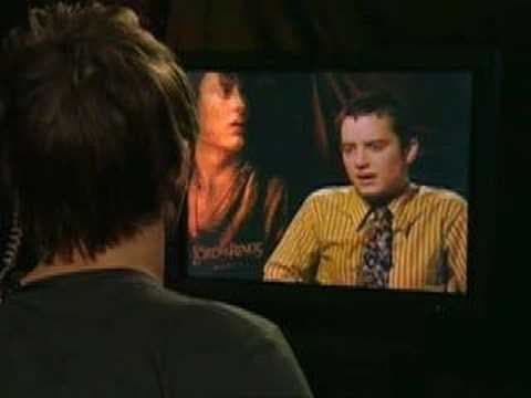 Napálený Elijah Wood